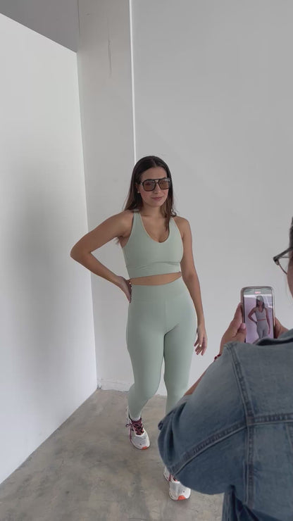Set Renata